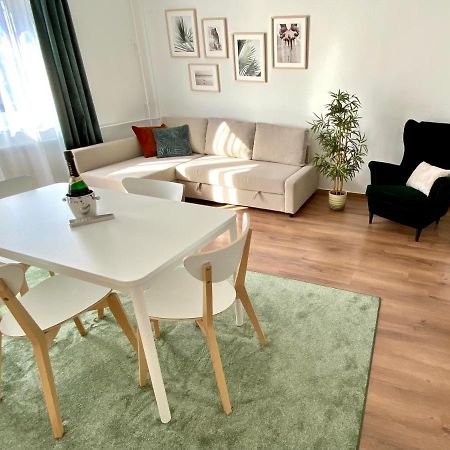 Esther Apartman ตาตาบานยา ภายนอก รูปภาพ