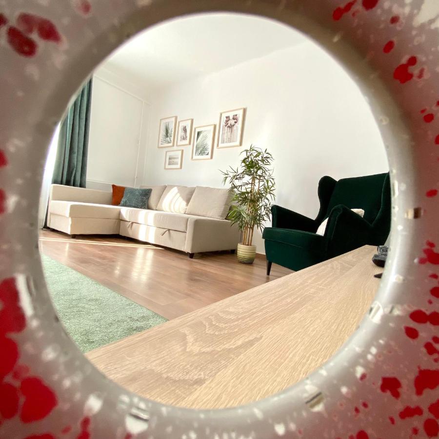 Esther Apartman ตาตาบานยา ภายนอก รูปภาพ